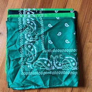 Assorted green bandanas - pack of 5